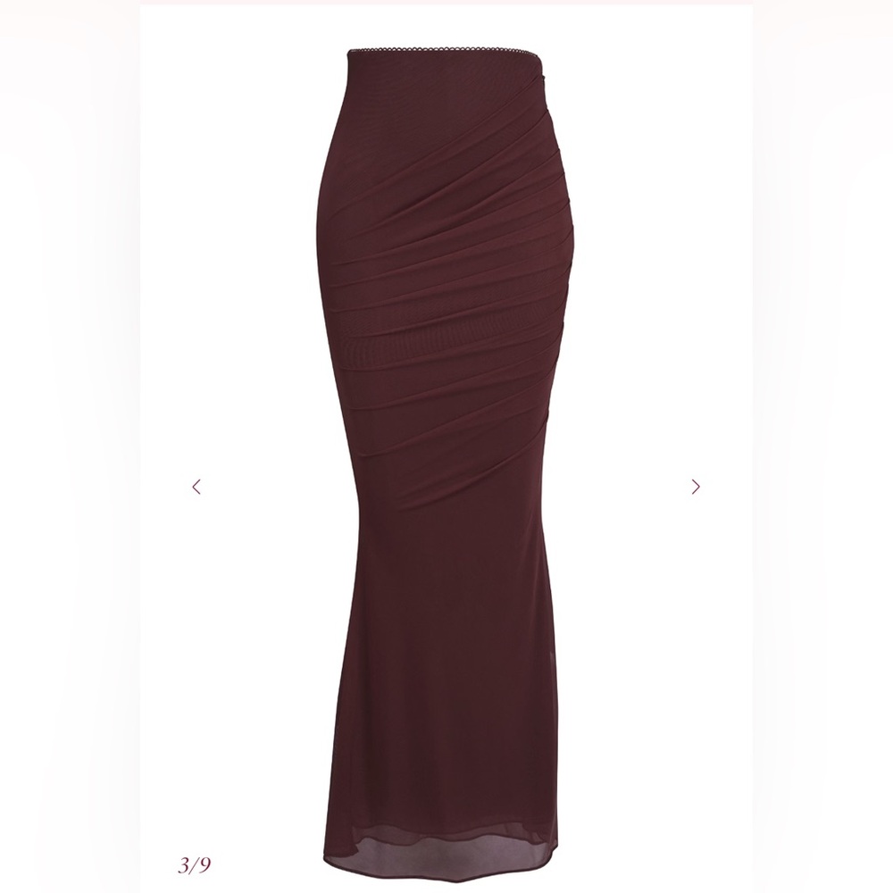 House of CB Strapless Burgundy Corset and Skirt - Picture 6 of 7
